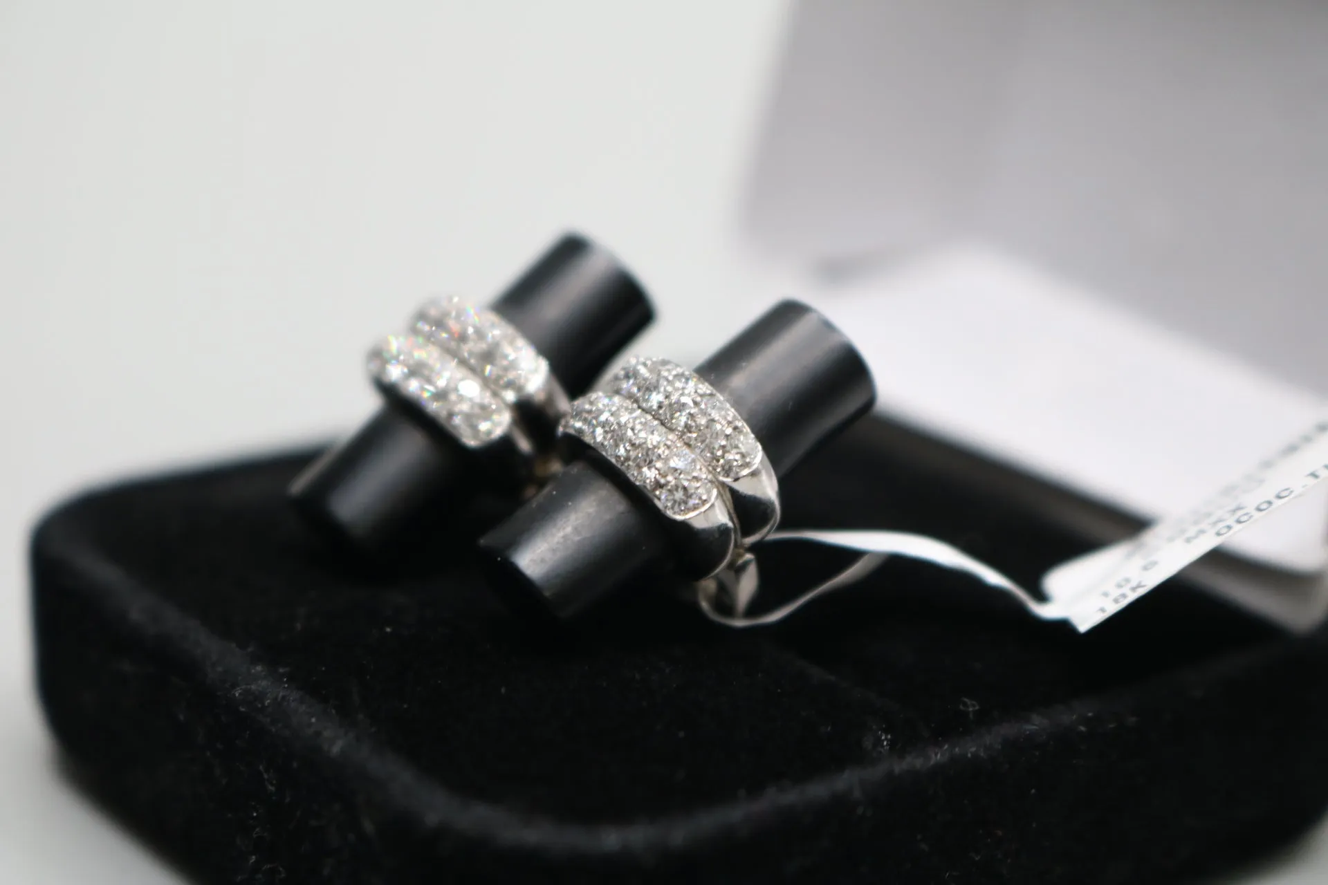 18K White Gold Diamond and Onyx Cufflinks (0.92 CTW) (Local Pick-up Only)