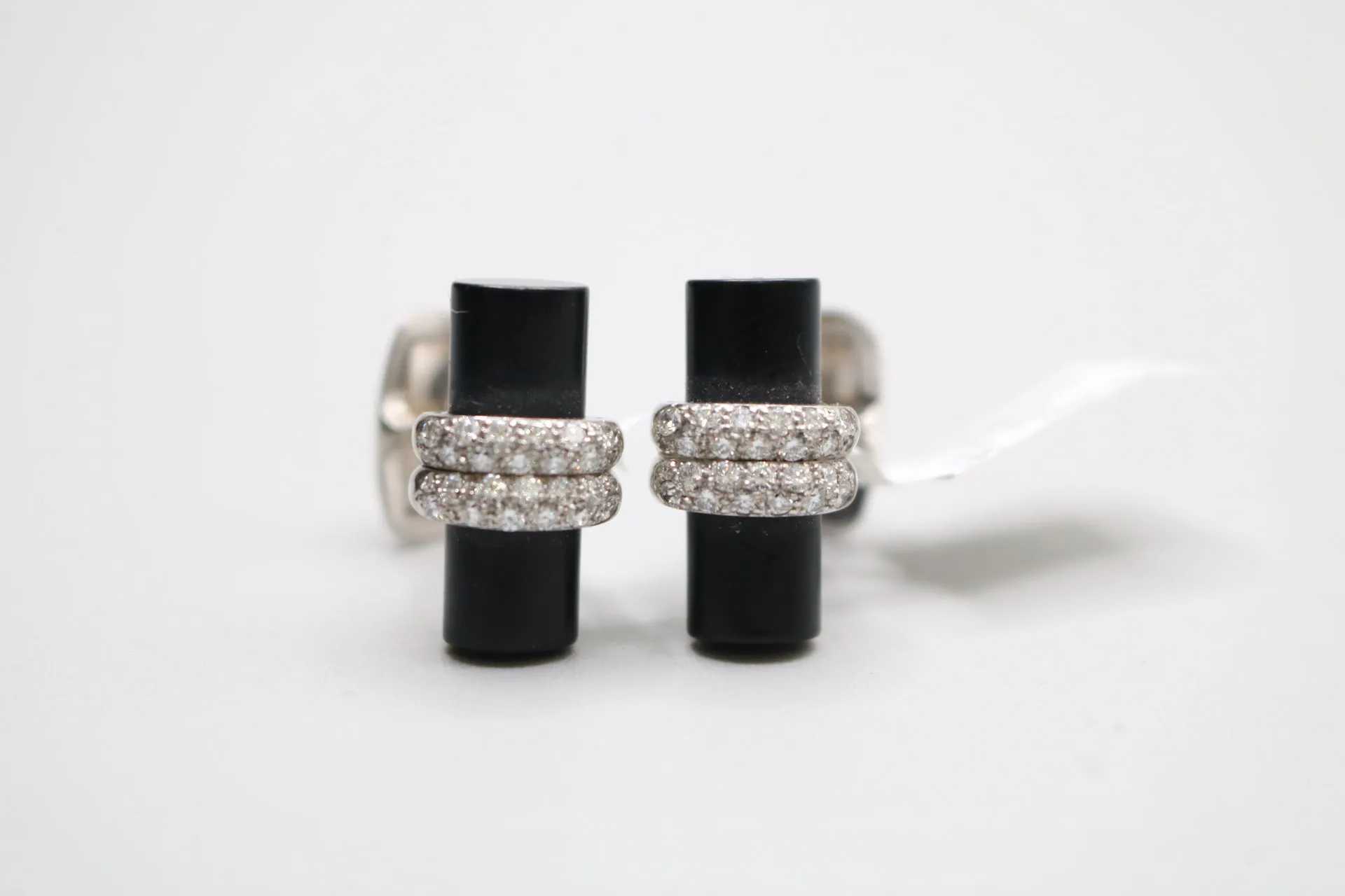 18K White Gold Diamond and Onyx Cufflinks (0.92 CTW) (Local Pick-up Only)