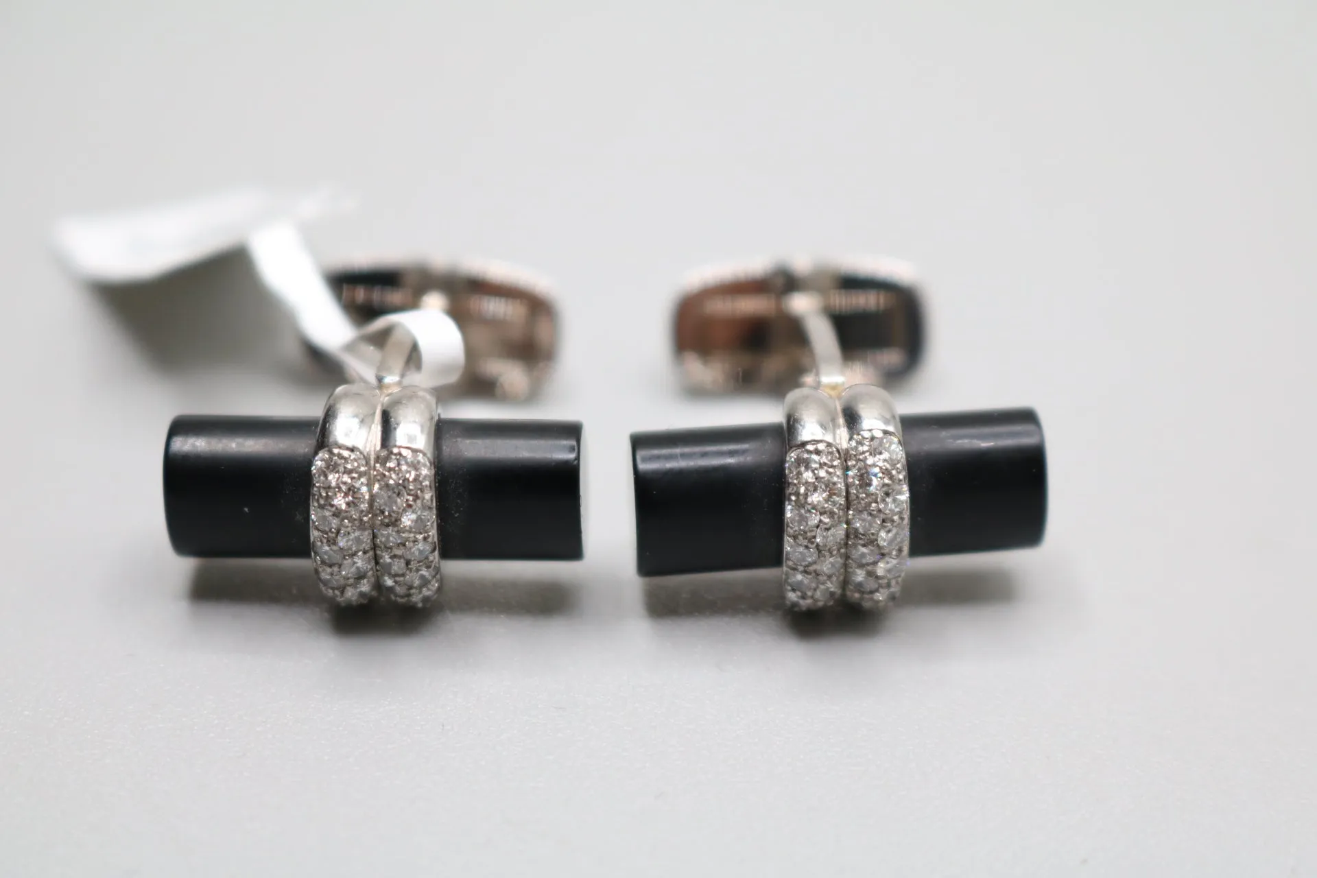 18K White Gold Diamond and Onyx Cufflinks (0.92 CTW) (Local Pick-up Only)