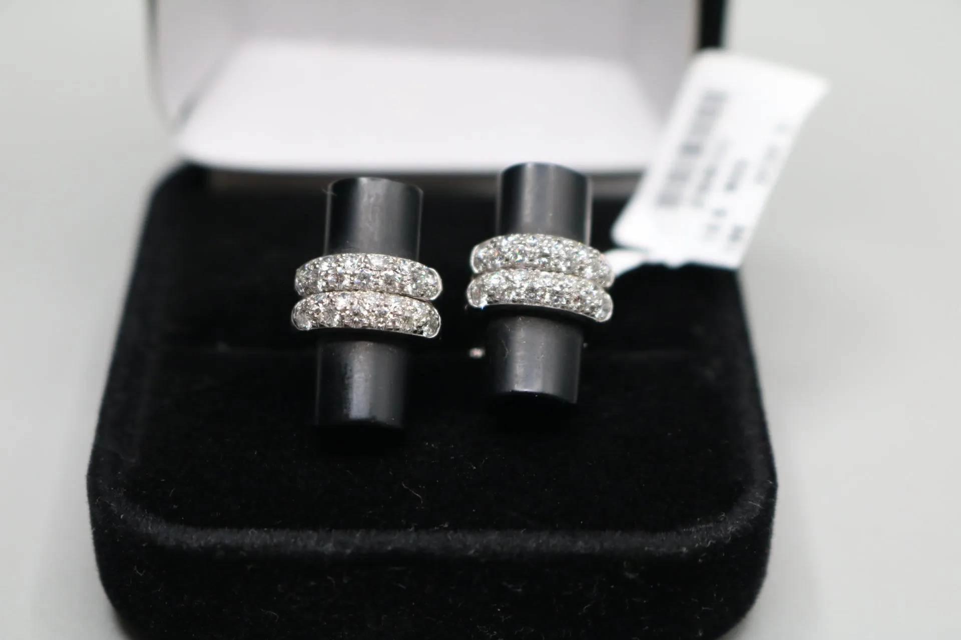 18K White Gold Diamond and Onyx Cufflinks (0.92 CTW) (Local Pick-up Only)