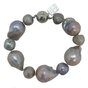 230-07 | WILD PEARL DELUXE BRACELET (GRAY/SILVER)