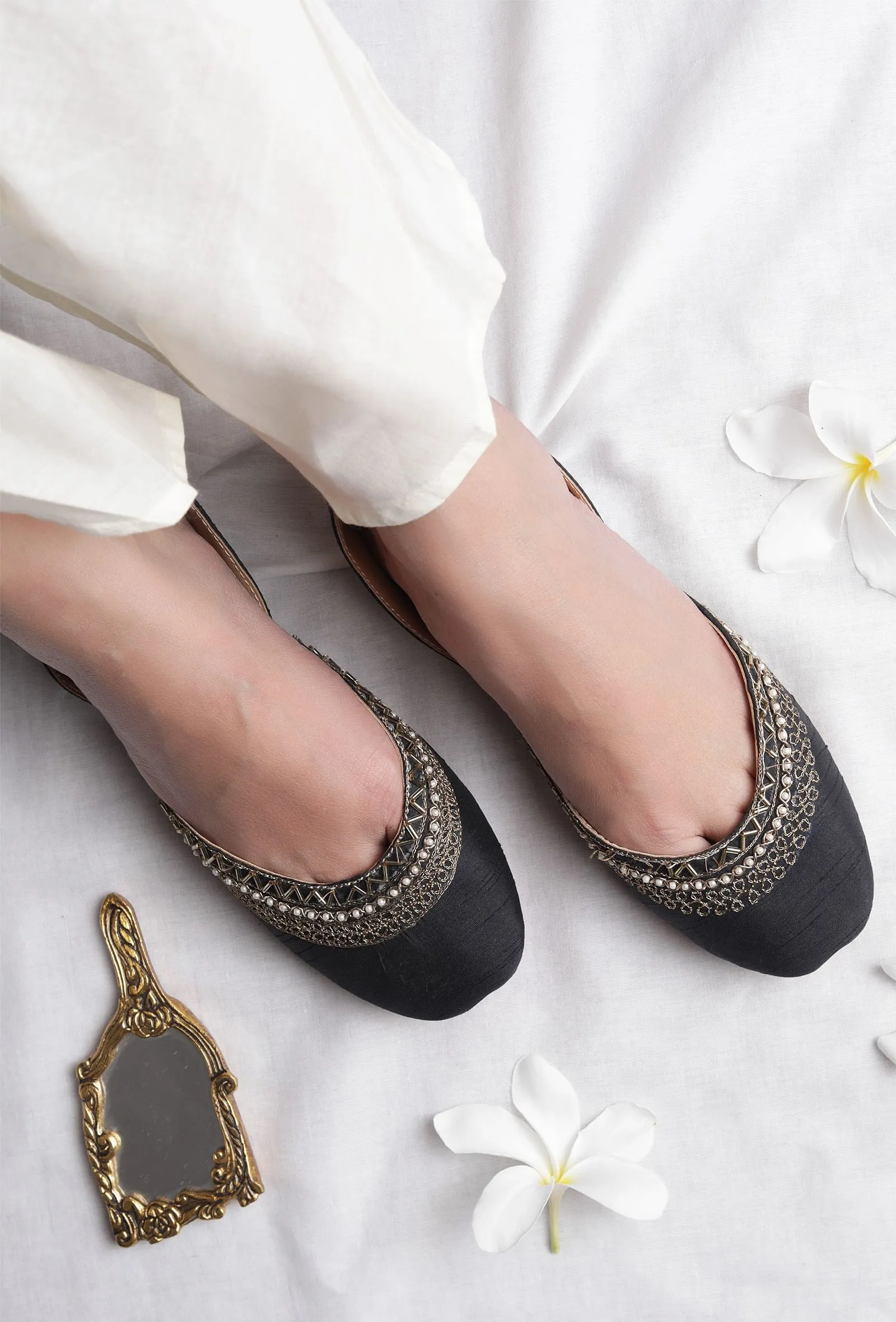 Annika Black Dori Zari Embroidery Jutti