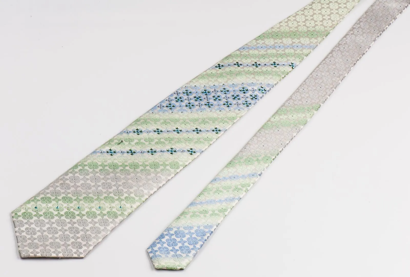 Aquascutum Silk Necktie Quatrefoil Light Green On White With Rhinestones