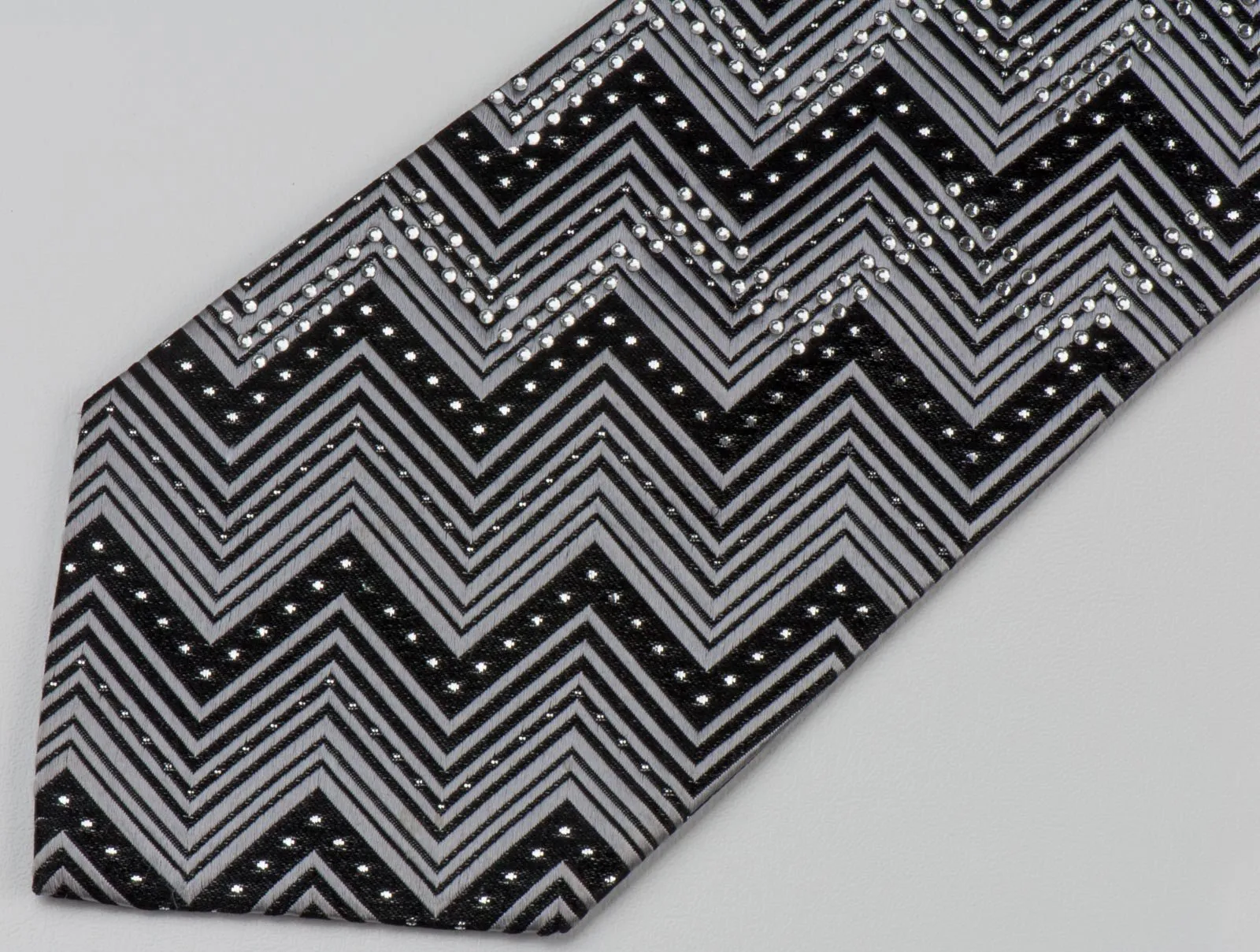 Daniel Rubenstein Men's Rhinestone Silk Neck Tie Silver Zig Zags On Black With Silver Sparkles