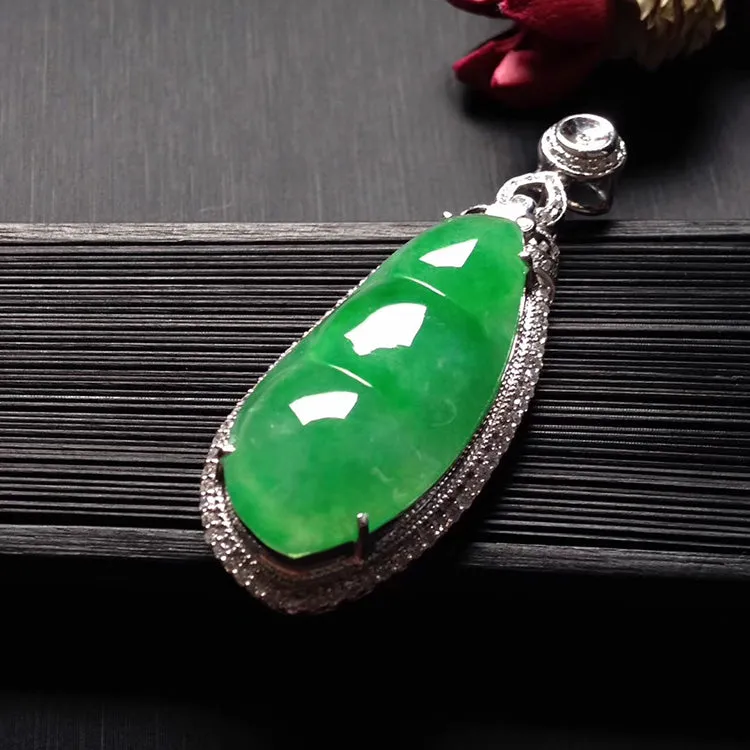 Natural Jade Pendant Jadeite Gold Pendant PT346