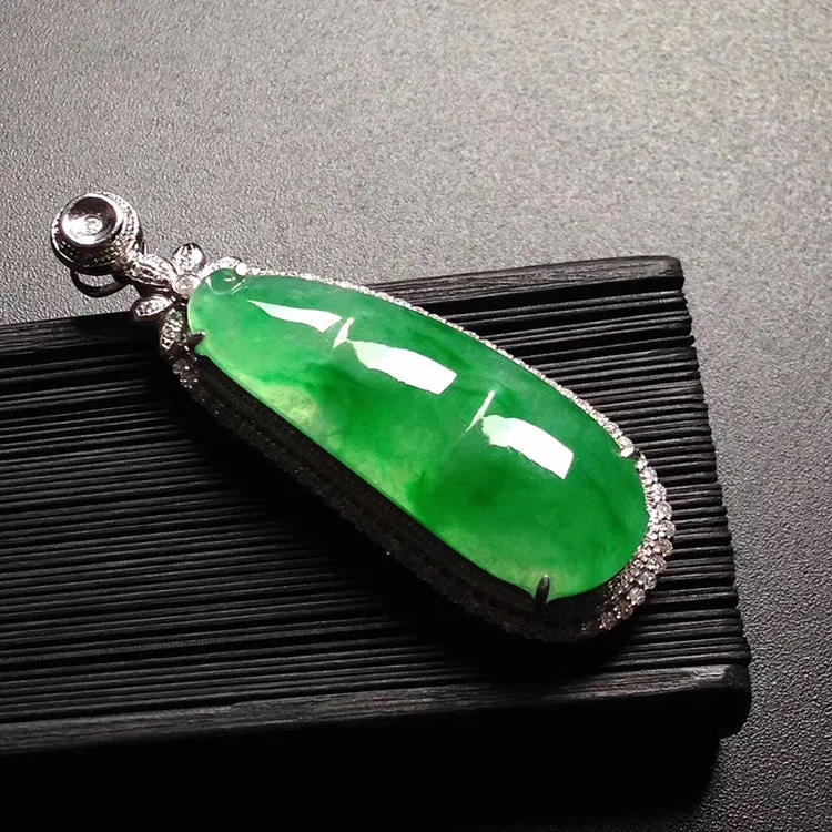 Natural Jade Pendant Jadeite Gold Pendant PT371