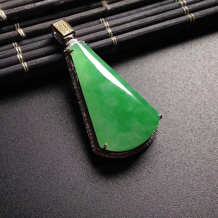 Natural Jade Pendant Jadeite Gold Pendant PT506