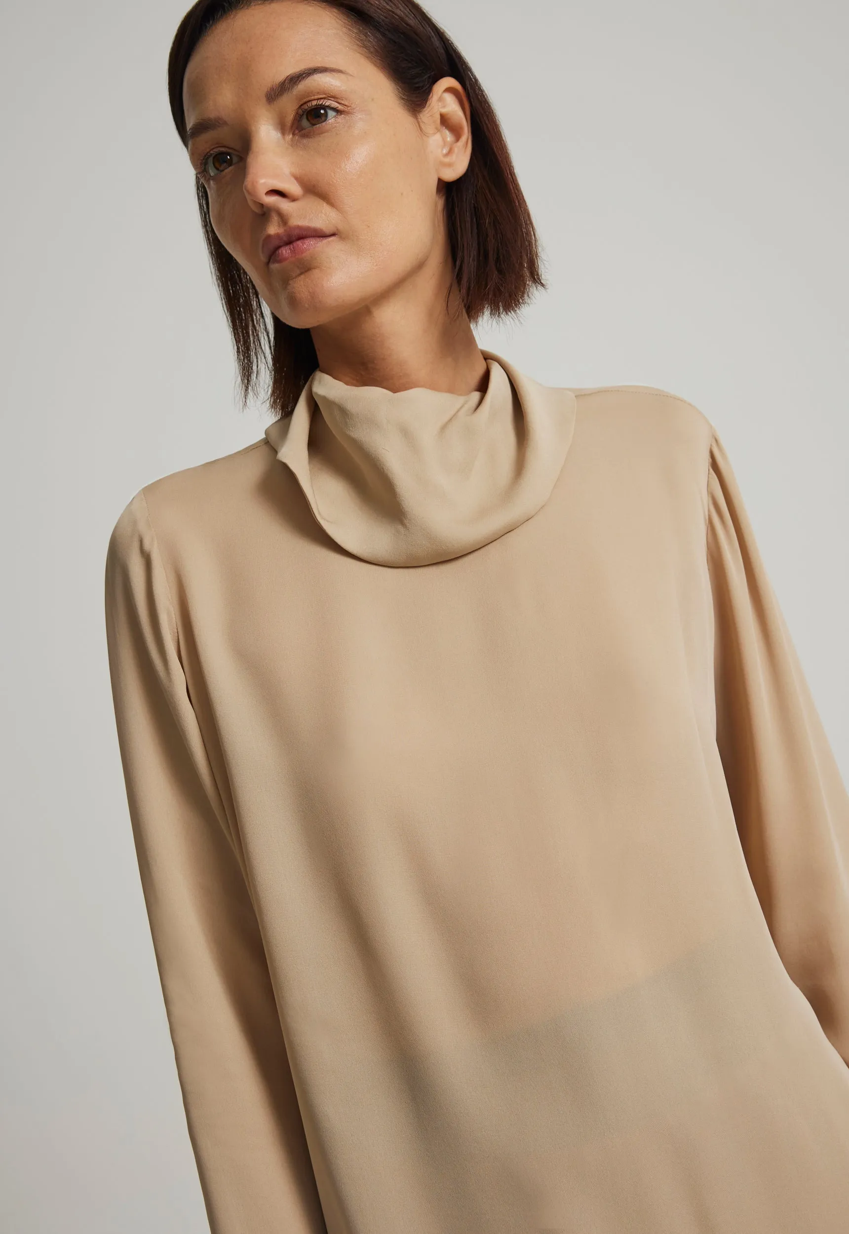 Oma Top in Sandalwood