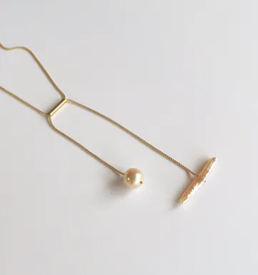 Twin Necklace with Biwa Pearl and Baroque Pearl, and Gold Filled Chain