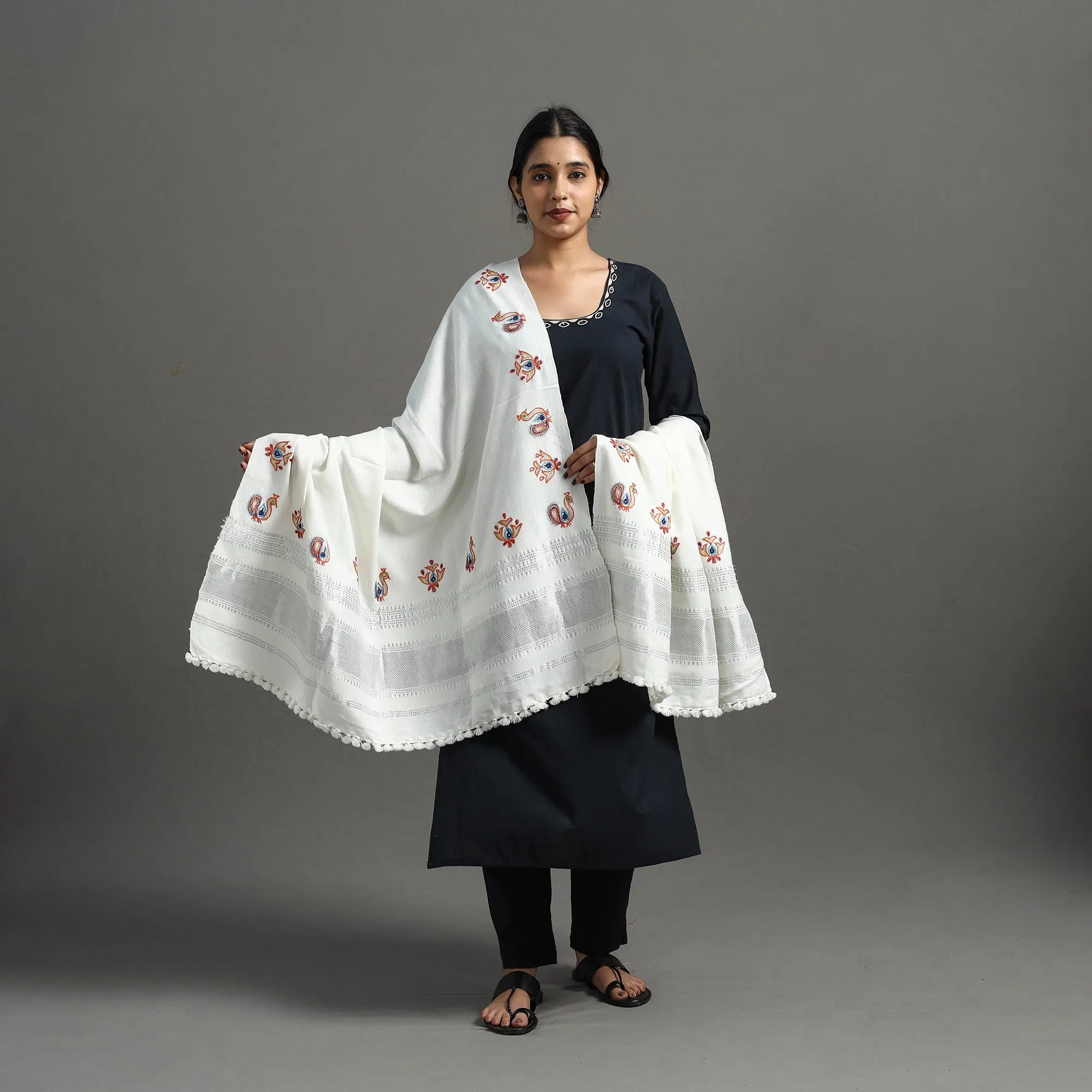 White - Kutch Ahir Hand Embroidery Woollen Shawl 39